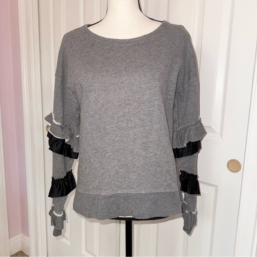 J Crew grey crew neck sweatshirt w/black lined ruffle sleeves size medium